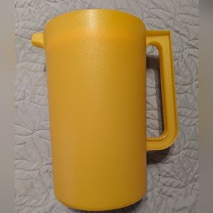 NWT Tupperware gallon pitcher
